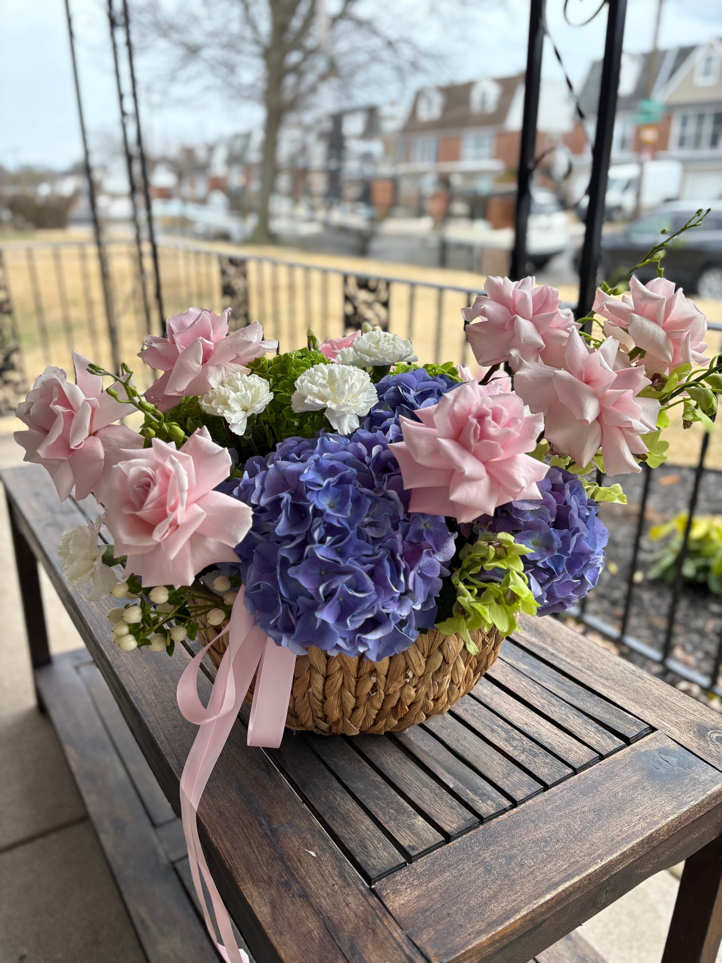 Country Garden: Rose & Hydrangea Basket