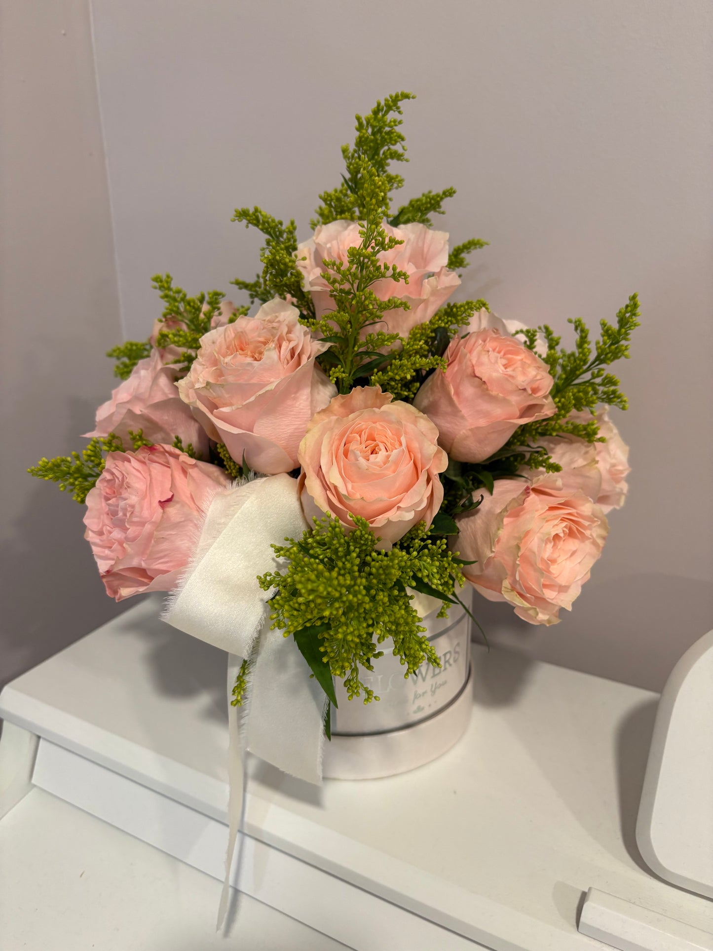 Blush Elegance: Premium Rose Hat Box